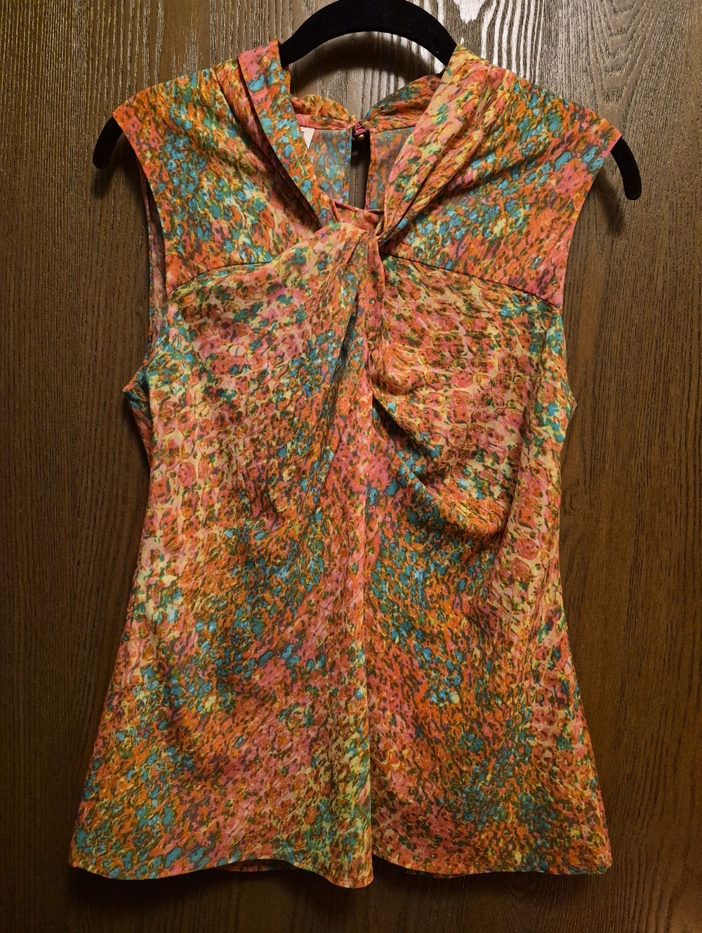 ANN KLEIN Sleeveless Rouched-Neck Floral Print Top in Multi-Color M